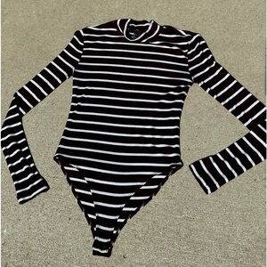 Forever 21 onesie striped bodysuit maroon & white long sleeve (sz- Jrs S)